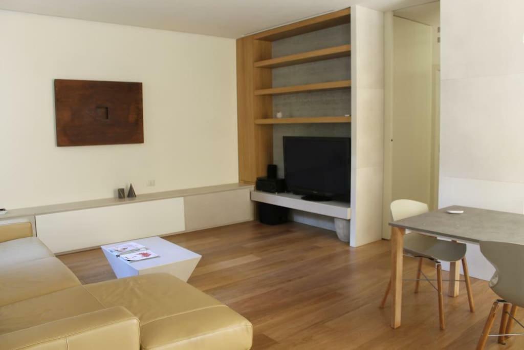 Appartamento Moderno In Centro Storico Λούκα Εξωτερικό φωτογραφία